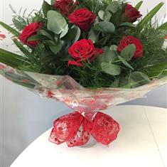 6 Red Roses Handtied in a Vase