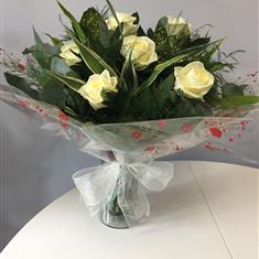 6 white Roses Handtied in a vase