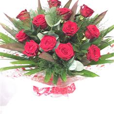 12 red Roses Handtied in a Vase