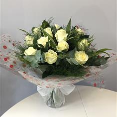 12 White Roses Handtied in a Vase