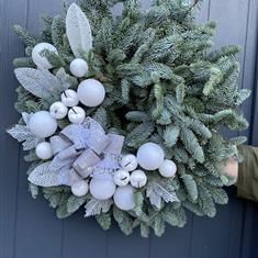 White Spray Door Garland 